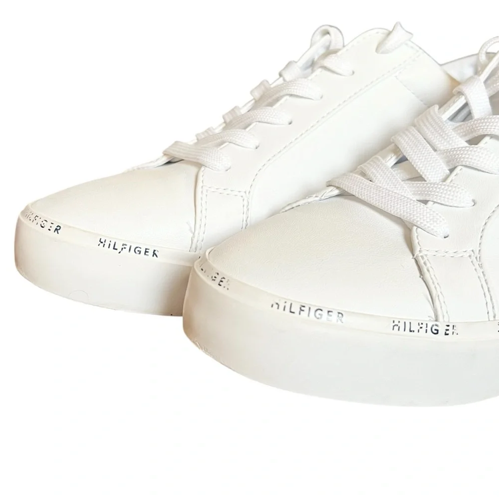 Tommy Hilfiger Henissly Classic White Leather Sneakers size 9.5
